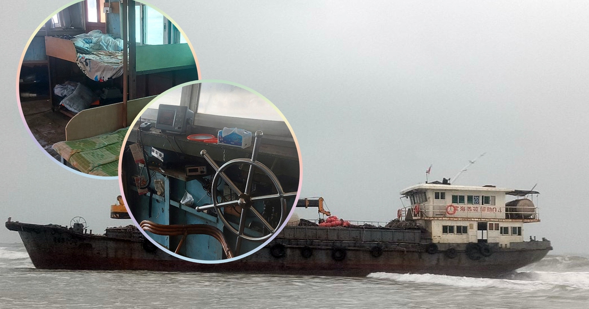 Cận cảnh bên trong con tàu sắt "khủng" bí ẩn trôi dạt vào biển Quảng Trị