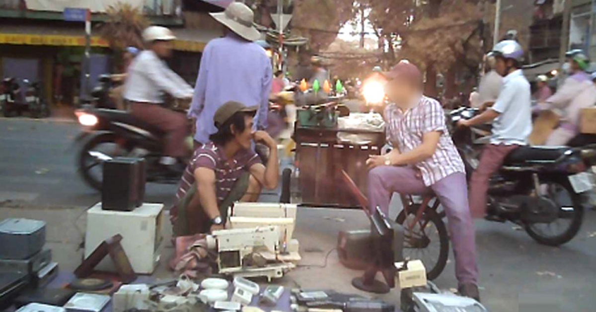 Bí mật những món hàng ở ‘chợ trời’ Sài Gòn – Kỳ 1: Bán cả cát chứa... vàng