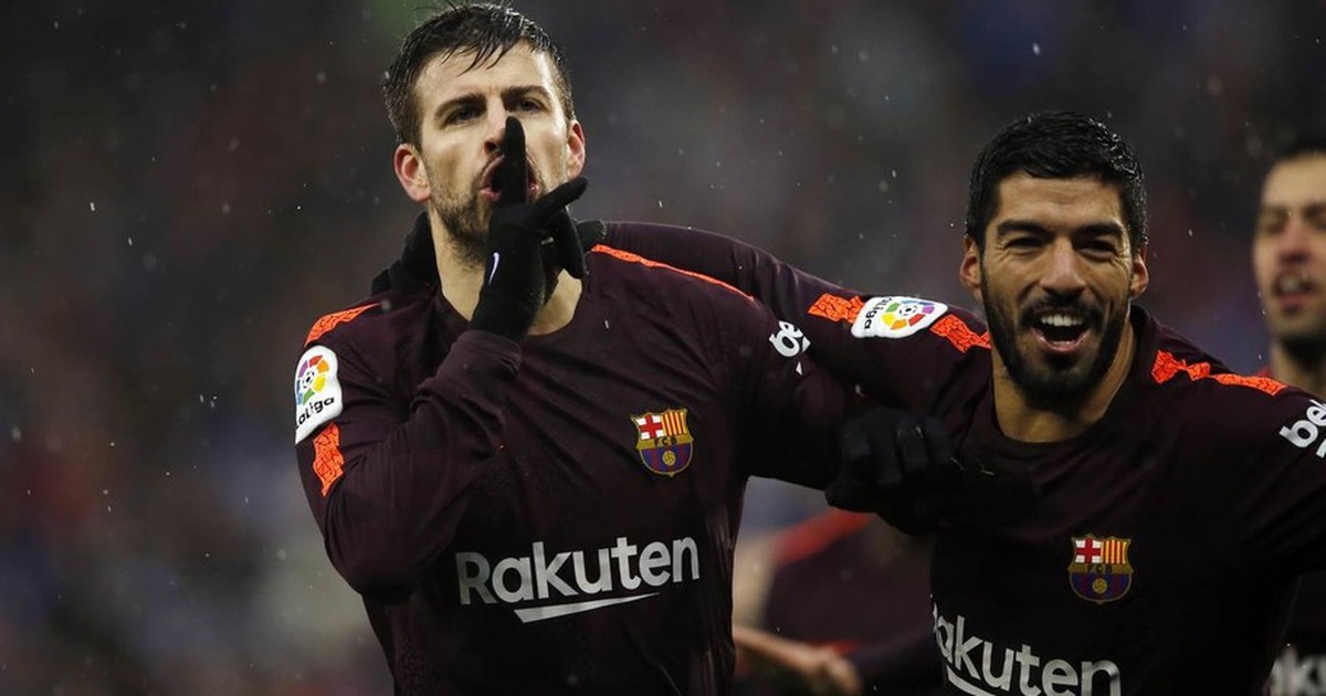 Chọc quê CĐV, Pique đối diện với án treo giò