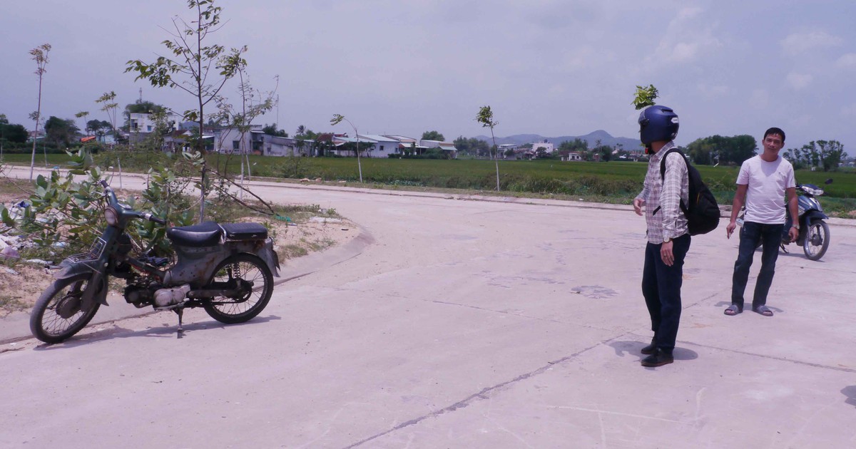 Cầm dao dọa chém phóng viên: Có dấu hiệu tội 'đe dọa giết người'