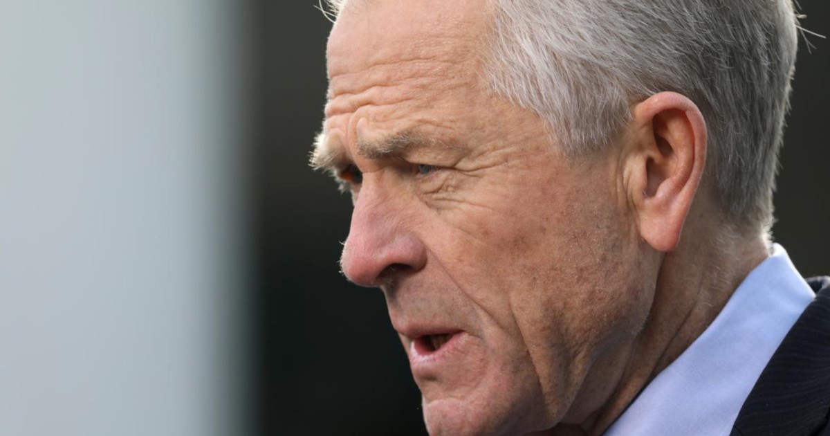 Cố vấn thương mại Nhà Trắng vướng lùm xùm giả mạo ý kiến nhà kinh tế học