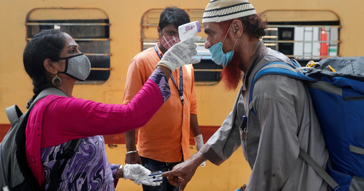 Dịch Covid-19 bùng phát mạnh, Ấn Độ đẩy nhanh phê duyệt vắc xin ngoại