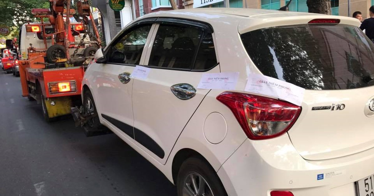 Chủ tịch UBND Q.1 kiến nghị cho bán hàng rong ở vỉa hè theo giờ