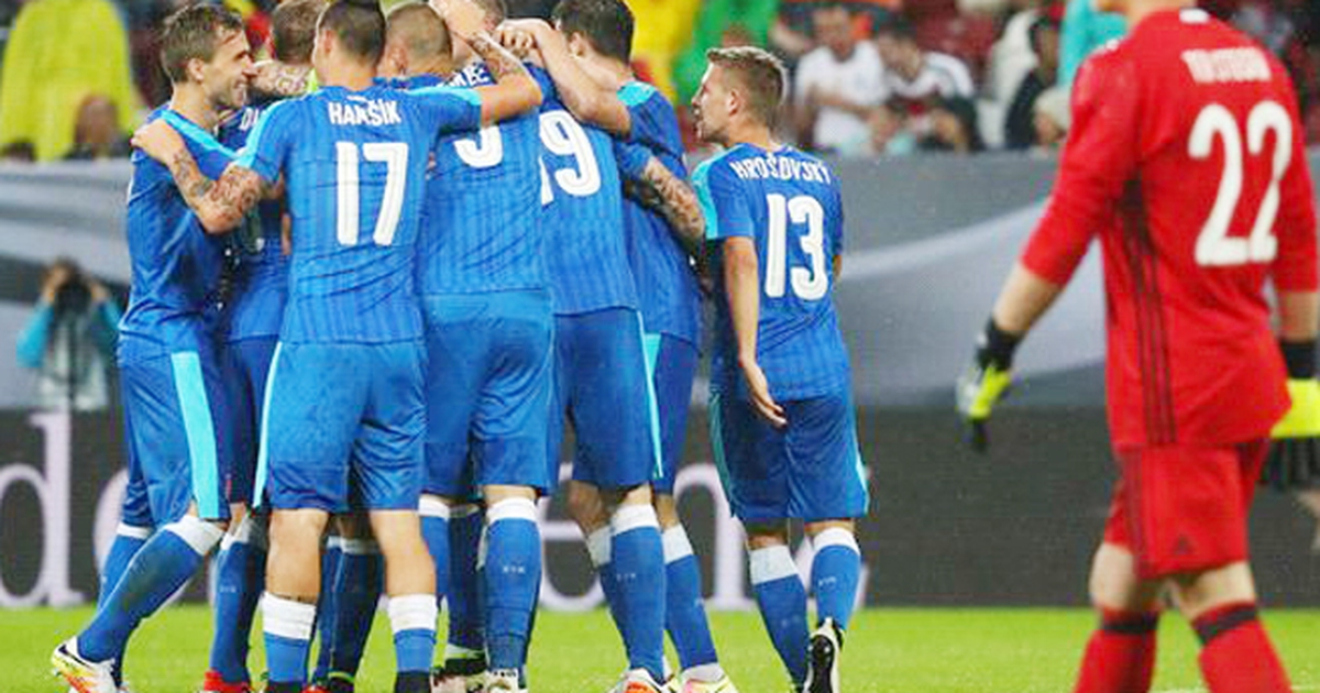 Thiếu 'siêu thủ môn' Neuer, tuyển Đức đại bại trên sân nhà