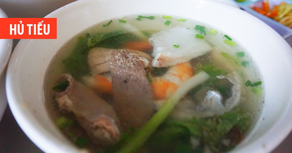 Tiệm hủ tiếu mì, bò kho người Hoa hơn 20 năm không bán quá 12 giờ