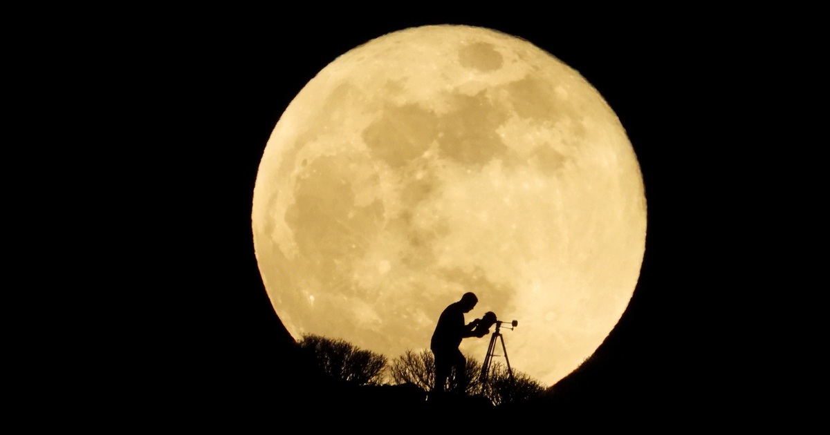 Hình ảnh mãn nhãn về siêu trăng máu - nguyệt thực toàn phần trên thế giới