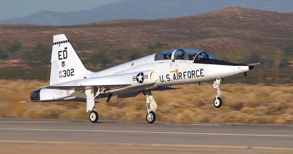 Máy bay huấn luyện gặp nạn, một phi công không quân Mỹ thiệt mạng