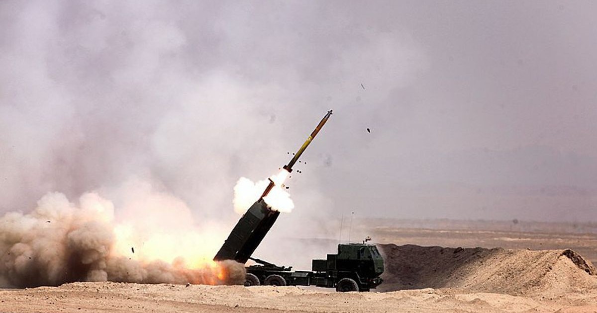 Ukraine nói pháo binh ở thế 1 chọi 8 với Nga, nhưng HIMARS đang giúp thay đổi tình hình
