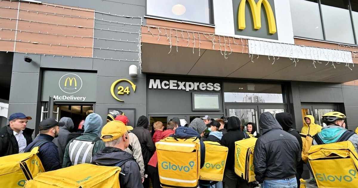 McDonald's mở cửa lại ở Kyiv: 'Đã đợi 200 ngày để có được hạnh phúc'