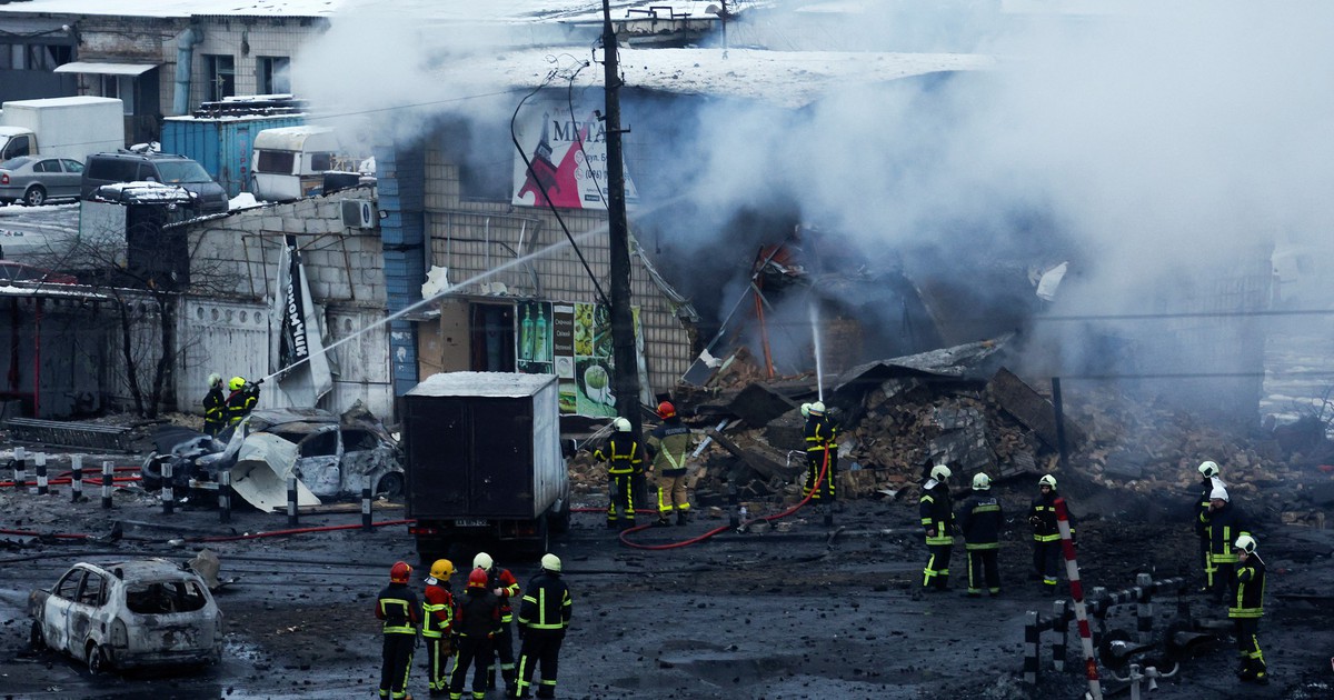 Ukraine mất điện vì tên lửa Nga, Tổng thống Zelensky tuyên bố 'không bị khuất phục'