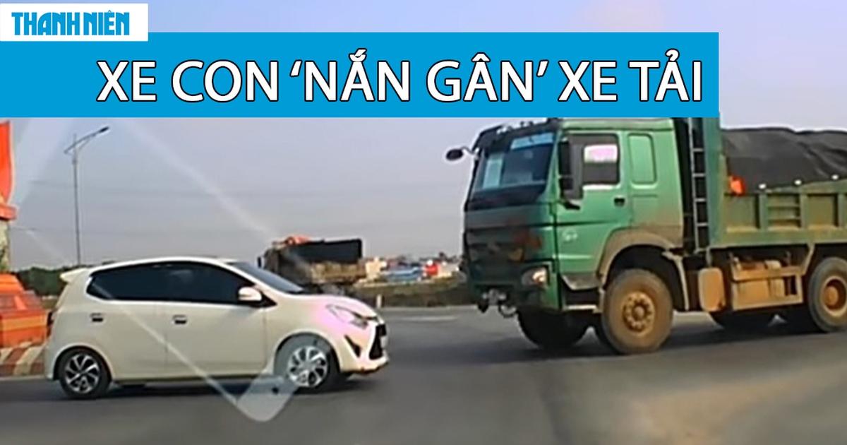 Dân mạng thán phục tài xế ô tô dám ‘nắn gân’ xe tải chạy ẩu