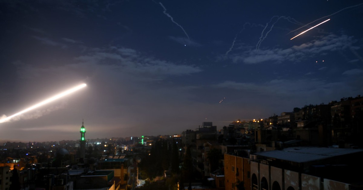 Syria tố Israel không kích, nói đánh chặn được tên lửa