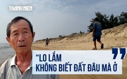 Sóng 'ngoạm' bờ biển ở Quảng Ngãi dựng đứng, đe dọa hàng trăm hộ dân