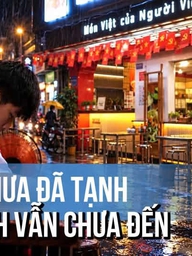 Mưa tạnh, đường hết ngập: Vì sao phố ẩm thực Phan Xích Long vẫn vắng khách?