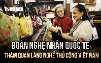 Nghệ nhân quốc tế tham quan làng nghề dệt lụa Vạn Phúc, làng gốm Bát Tràng