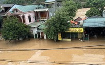 Lũ lớn chưa từng có tại Nghệ An, người dân không kịp trở tay