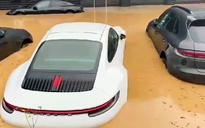 Chưa kịp giao khách hàng, gần chục chiếc Porsche bị ngập nước tại đại lý