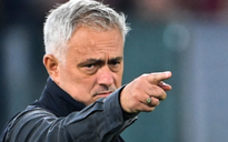 HLV Mourinho: ‘AS Roma đang chờ những con cá mập từ Champions League’