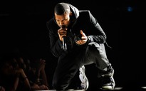 Giày thể thao của Kanye West lập kỷ lục đấu giá với hơn 1,8 triệu USD