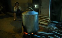 Thưởng thức thú nấu bánh chưng, bánh tét giữa Sài Gòn