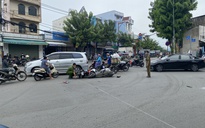 TP.HCM: Tai nạn liên hoàn 3 xe máy và ô tô giữa giao lộ ở Bà Điểm, Hóc Môn