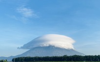 Giải mã hiện tượng 'đĩa bay mây' siêu hiếm bao phủ núi Bà Đen