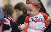 Ông Trump có thể hủy quy định công nhận quốc tịch trẻ em nước ngoài ra đời tại Mỹ