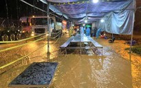 Lâm Đồng: Mưa lớn kéo dài, bùn đất tràn vào chốt chống dịch đèo Chuối