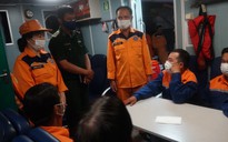 Cứu 7 ngư dân gặp giông lốc, bị chìm tàu ở vùng biển Thừa Thiên - Huế