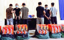 Lào Cai: Bắt 2 thanh niên lái xe bán tải chở pháo nổ đi bán trong đêm