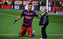 Neymar ký hợp đồng mới với Barcelona