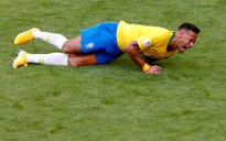 Neymar 'dành' đến 14 phút để nằm sân ở World Cup 2018