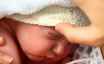 Gặp những em bé chào đời khi dân số thế giới chạm mốc 8 tỉ người
