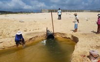Phú Yên: Nước thải ô nhiễm từ các hồ nuôi tôm bức tử biển Phước Đồng