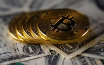 Giá bitcoin vượt 10.000 USD