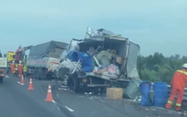 Tai nạn trên cao tốc Trung Lương - Mỹ Thuận: Hai xe tải tông nhau, giao thông ùn ứ
