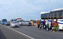 Tai nạn liên hoàn giữa 3 xe khách và xe 7 chỗ trên cao tốc TP.HCM-Trung Lương