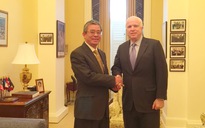 Đại sứ Việt Nam tại Hoa Kỳ trao đổi với ông John McCain về biển Đông
