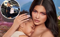 Kylie Jenner cho con gái 2 tuổi đeo cặp hơn 270 triệu đồng đi học