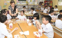 Phụ huynh thiếu thông tin về sữa học đường, Sở GD-ĐT nói yên tâm!