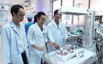 Mổ tim cứu sống em bé sinh non chỉ nặng 850g