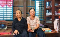 Cụ bà miền Tây 70 tuổi sống độc thân nuôi mẹ già 91 tuổi