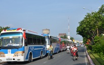 Xe khách 'biểu tình' trước Tỉnh ủy, UBND tỉnh