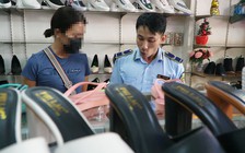 Phát hiện nhiều “hàng hiệu” Dior, Chanel, Rolex nghi giả mạo ở TP.HCM