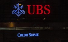 UBS, Credit Suisse đồng ý thỏa thuận 'sáp nhập gánh nợ'