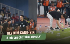 HLV Kim Sang-sik nói gì về chiếc khăn trắng mà trợ lý vẫy phút cuối trận?