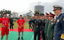 Đại tướng Phan Văn Giang sang Trung Quốc, cùng thượng tướng Đổng Quân xem thể thao