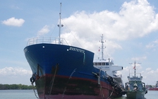 Liên tiếp bắt giữ 2 tàu chở dầu DO lậu trên biển