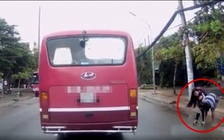 [CLIP] Tài xế xe tải cứu bé gái bị sàm sỡ giữa đường ở Sài Gòn