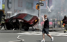 Xe 'điên' tông người tại quảng trường Thời đại, 1 người chết, 22 người bị thương